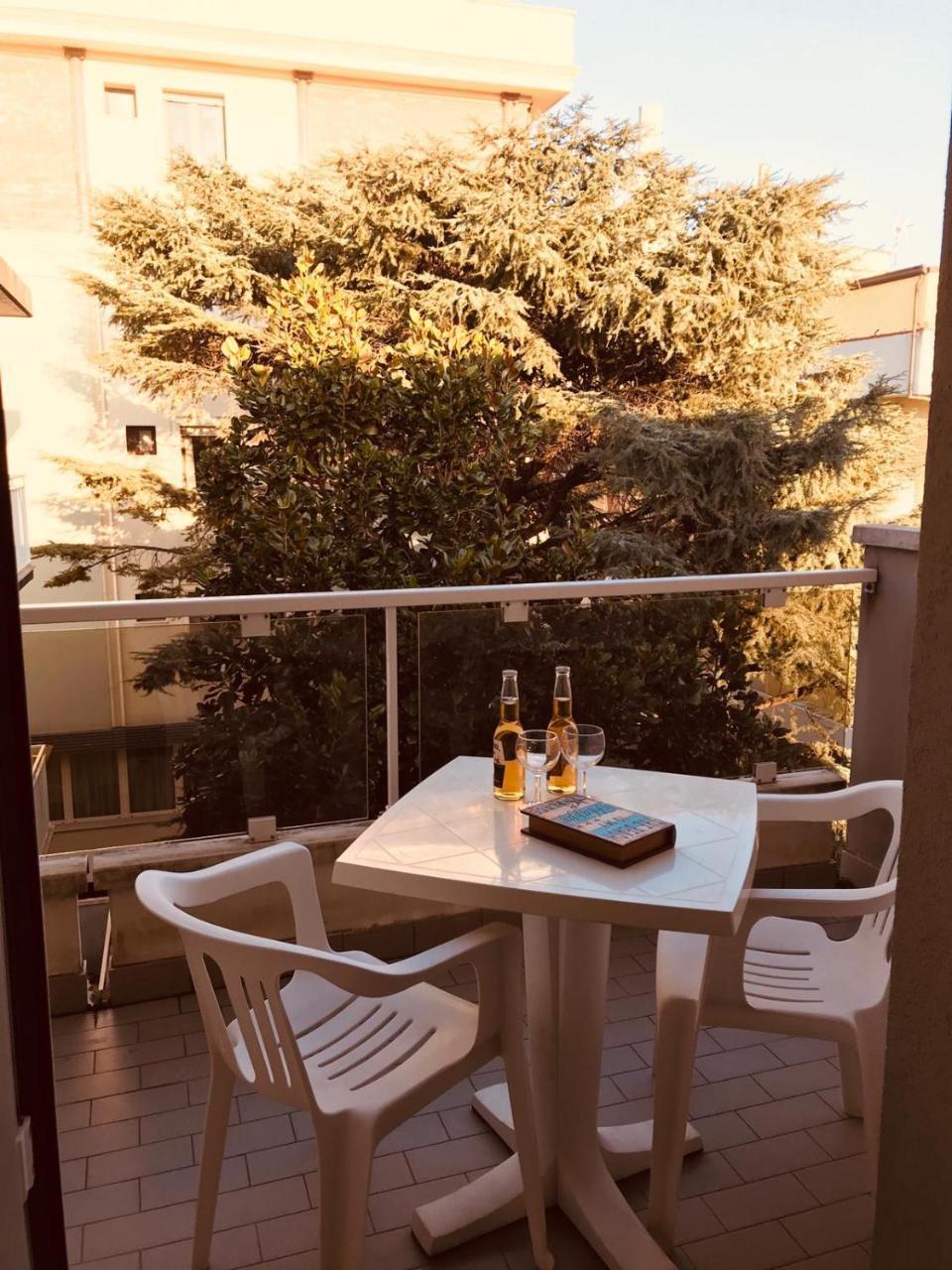 Hotel Mon Pays Rimini Eksteriør bilde